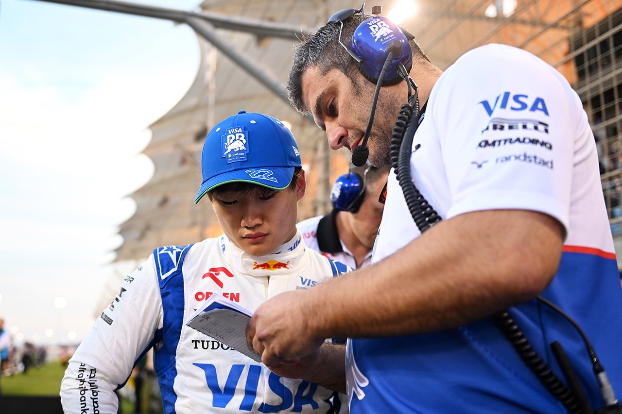 角田裕毅がF1バーレーンGPで「スワップを渋ったのは問題ない」とRB首脳