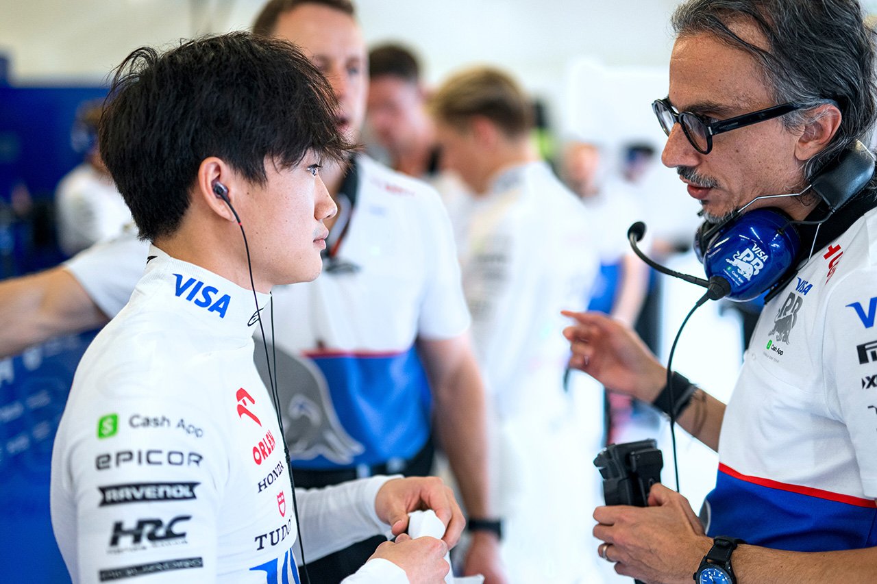 角田裕毅はローソンの活躍で「ギアを上げなければならない」とRB F1代表