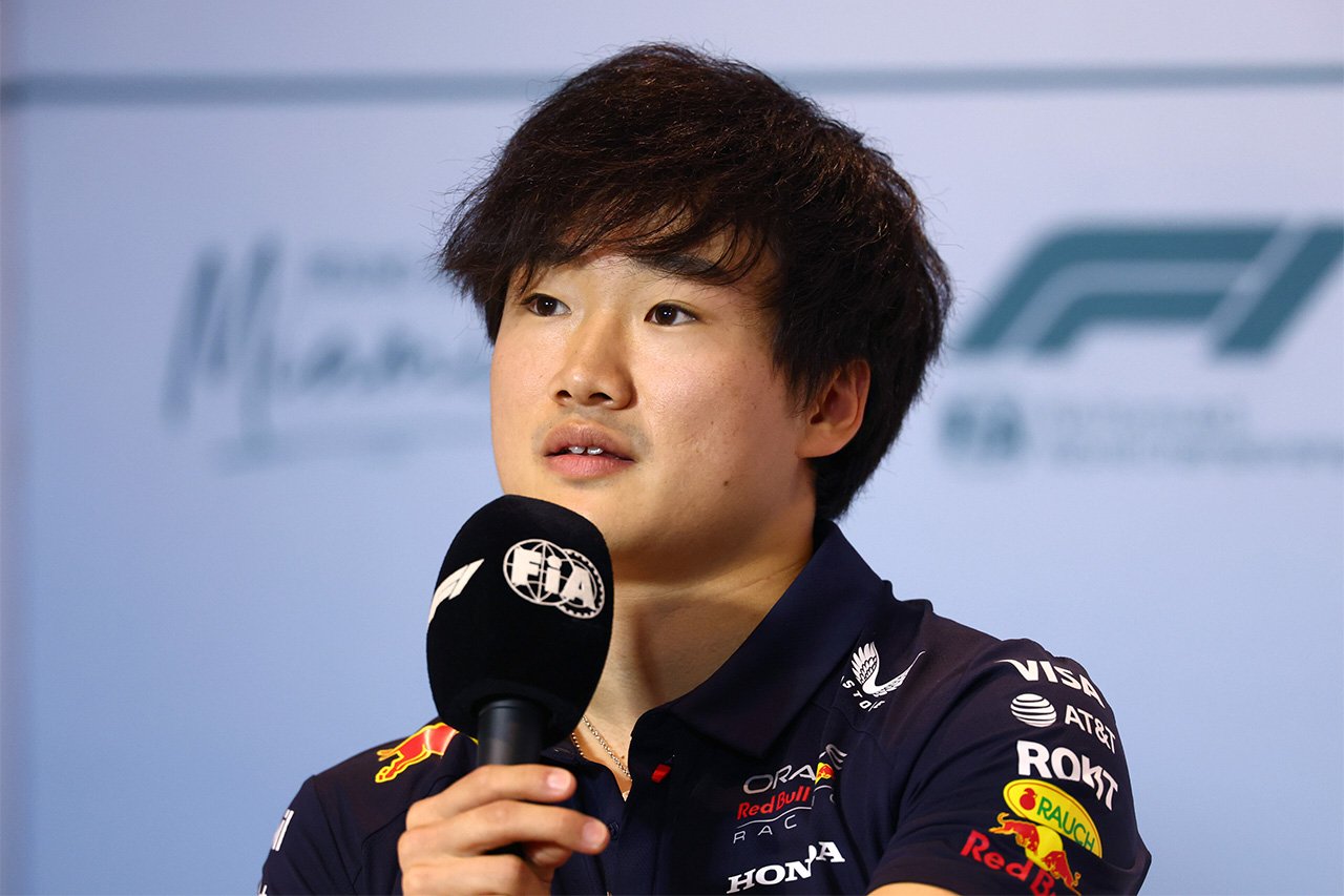 角田裕毅 レッドブルF1旧車テストは天候に阻まれ「セットアップ理解に至らず」