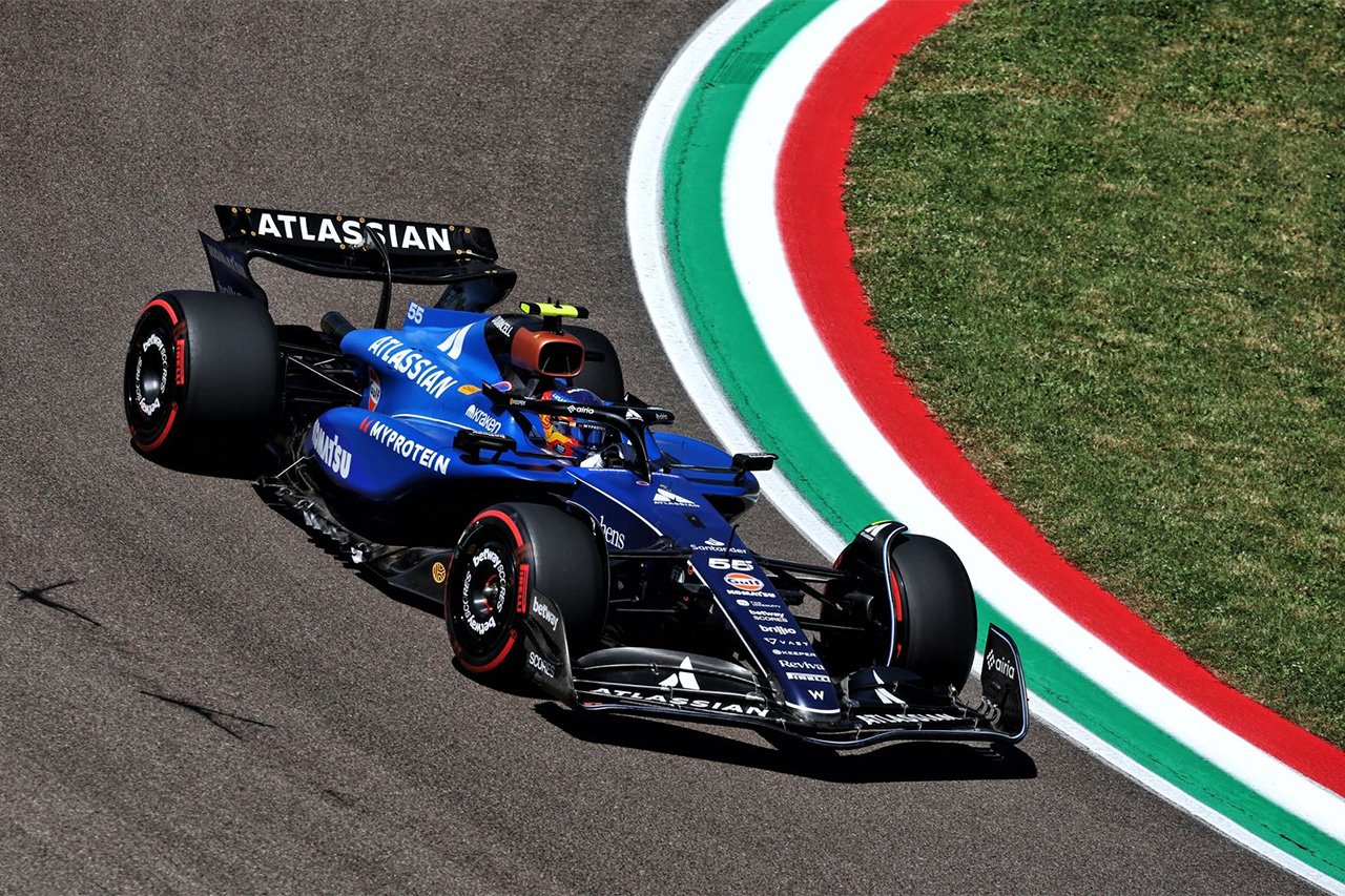 フェラーリ超えに笑顔のサインツJr.「青いF1マシンにしてよかった」
