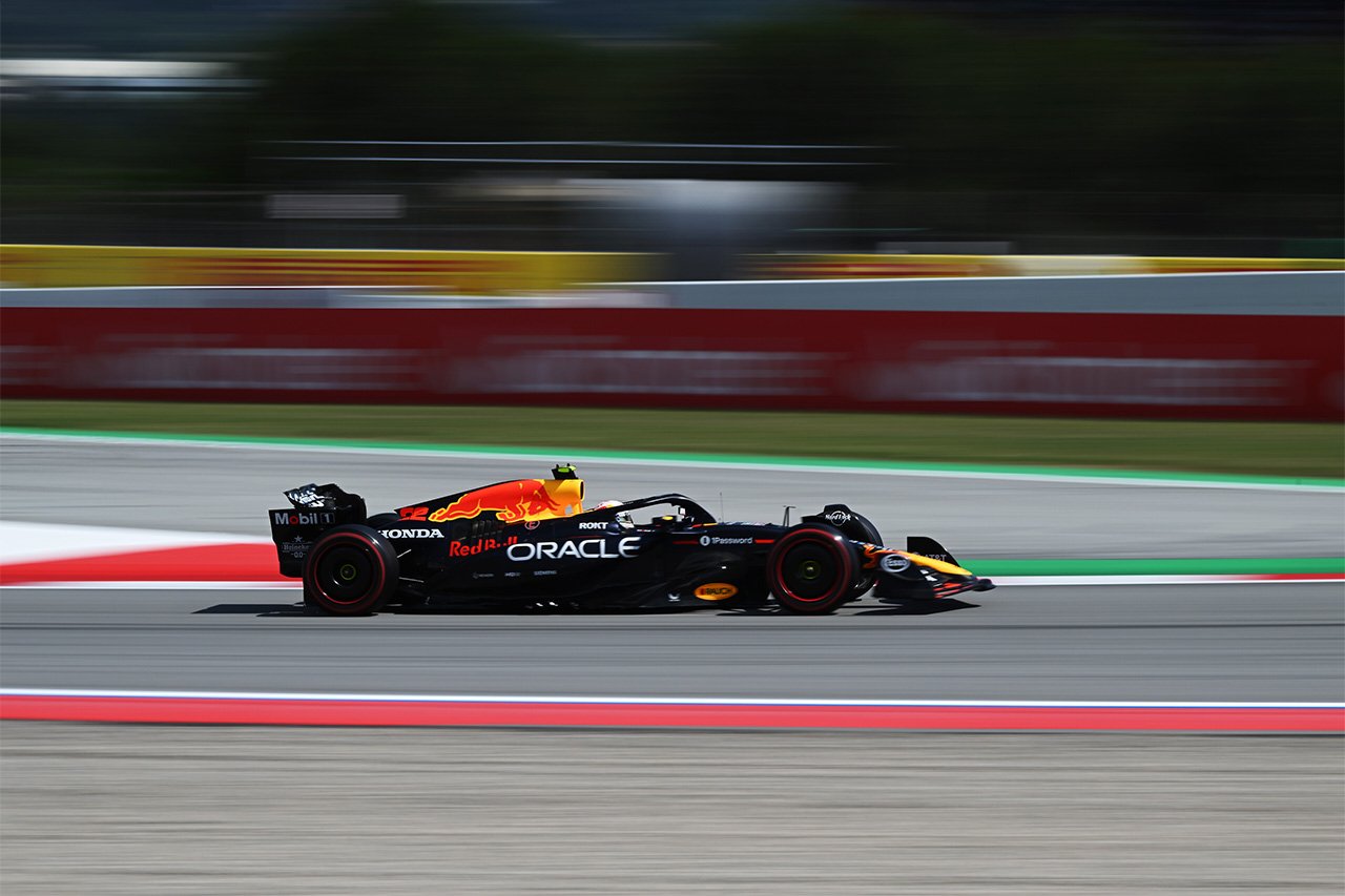 レッドブルF1代表「角田裕毅を助けようとダウンフォースを少し上げた」