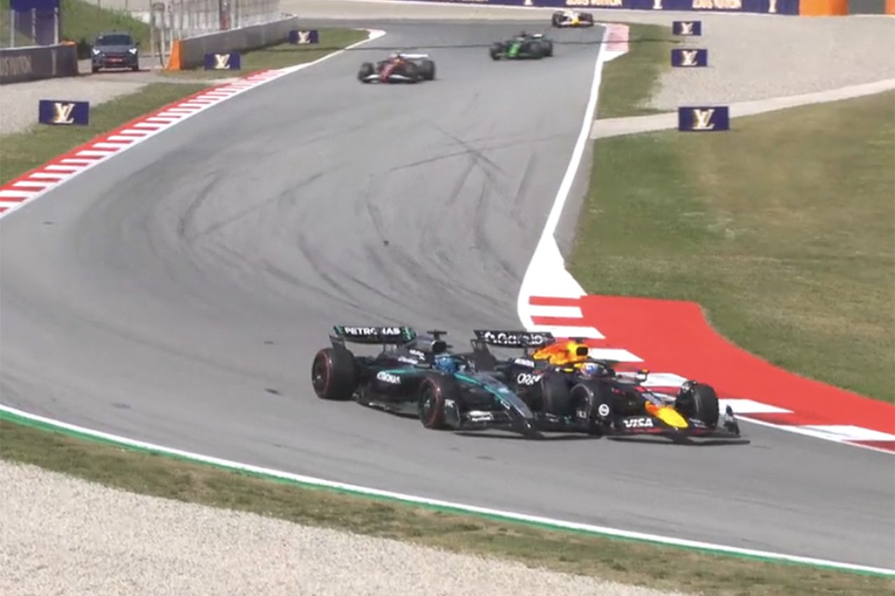 ラッセルと接触のフェルスタッペンに元F1王者がスペインGP失格を要求