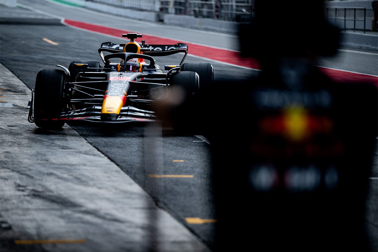 角田裕毅 バルセロナで2026年F1タイヤテスト参加 150周を走破