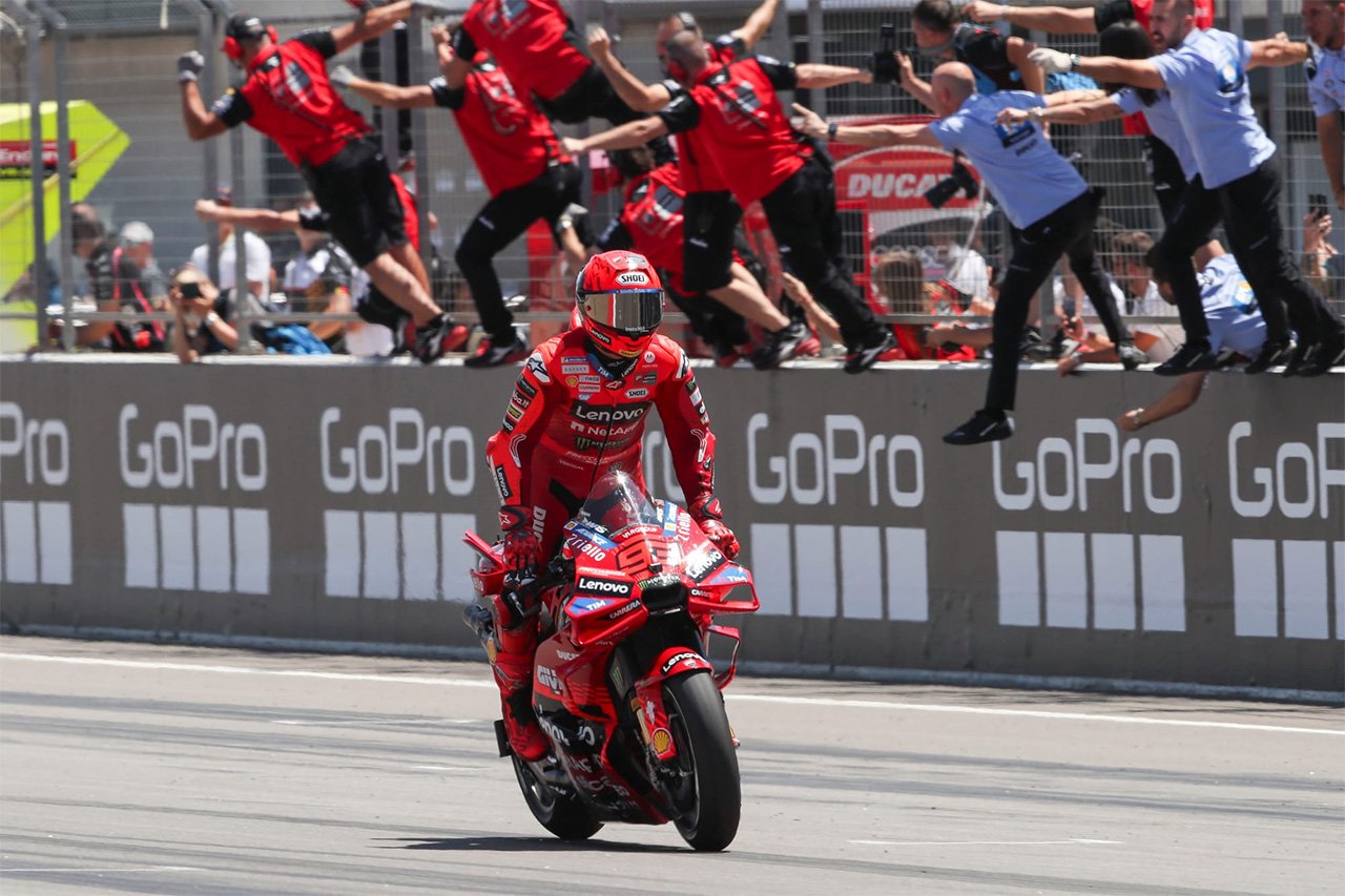 MotoGP:マルク・マルケスがアラゴンGP完全制覇 兄弟ワンツー達成