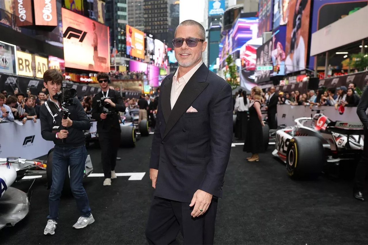 ブラッド・ピットがF1マシン初走行 映画はメルセデス主導も実現はマクラーレン