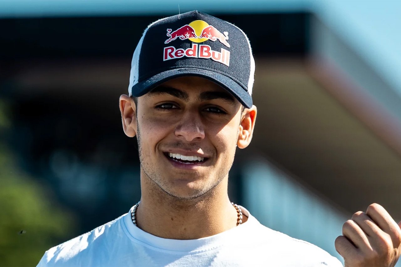 アービッド・リンドブラッド F1スーパーライセンスは「偶然」 フェルスタッペン代役説を否定