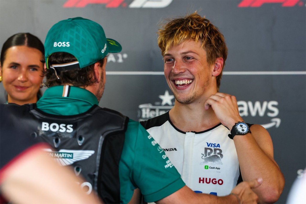 フェルナンド・アロンソとリアム・ローソンが和解 F1オーストリアGPで親密会話