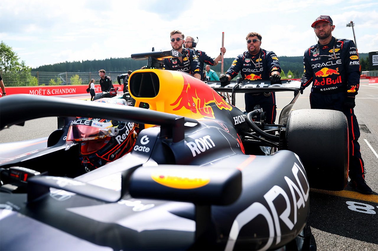 レッドブルF1 RB21の開発を継続 スパで新型ウイング&冷却系改修
