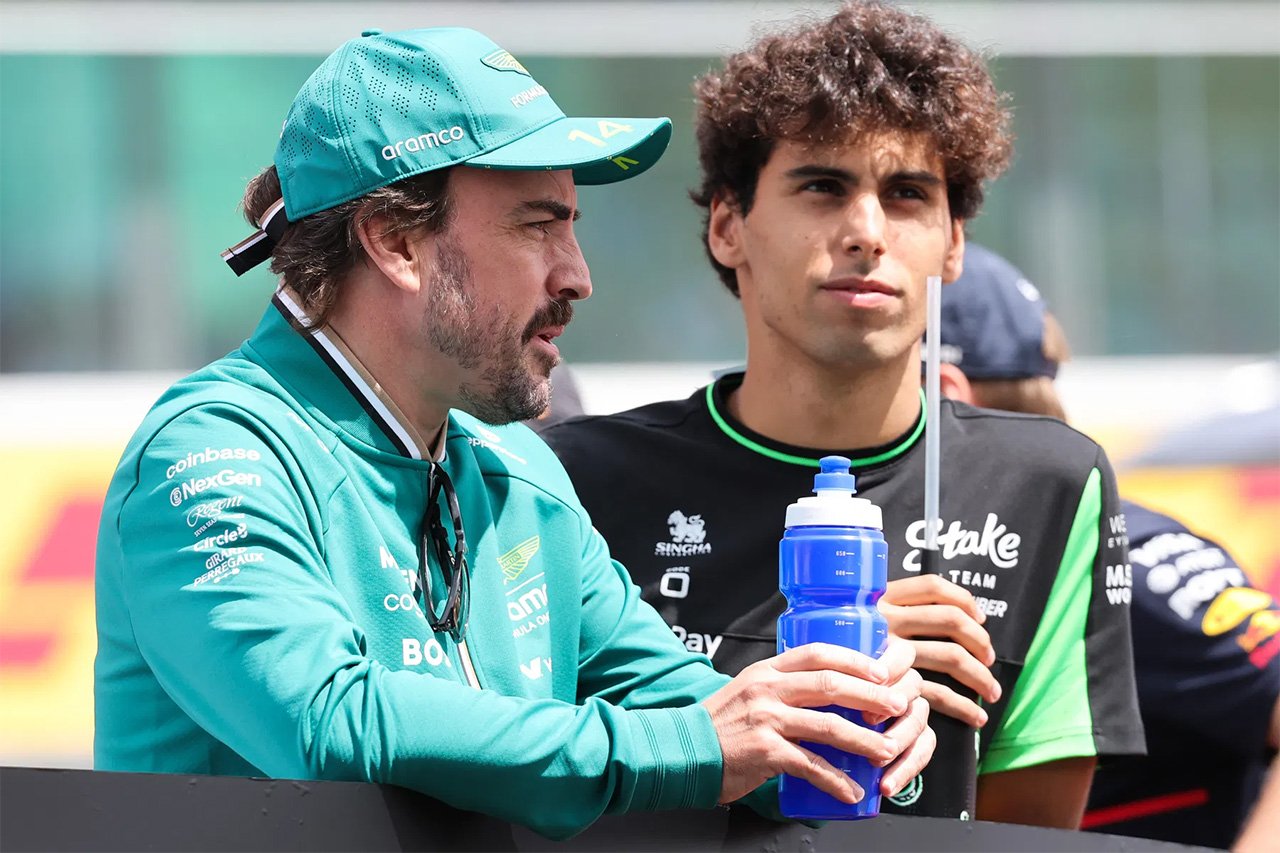 アロンソ F1新人ボルトレトを絶賛「彼がイギリス人なら一面を飾っている」