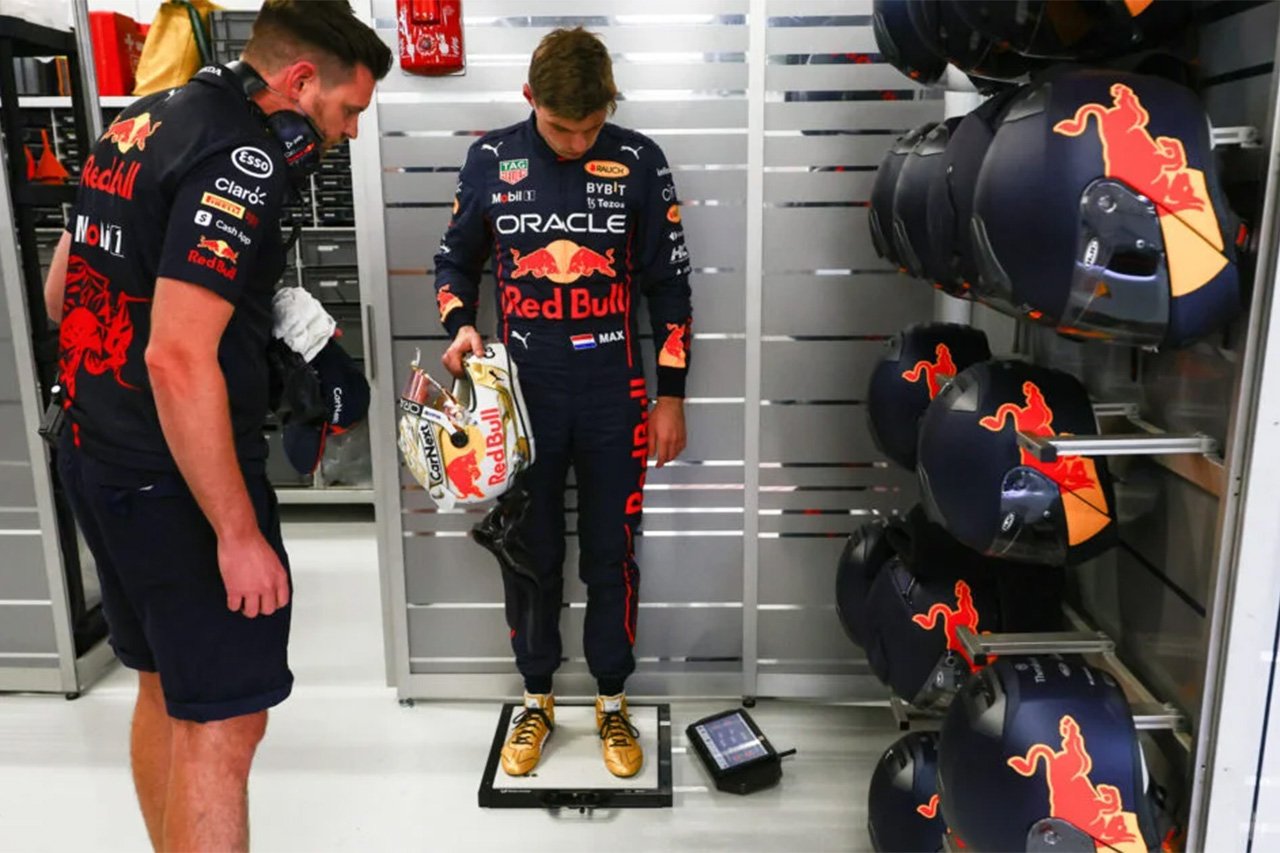F1ドライバーが毎レース後に義務的に計量する理由「なぜ毎グラムが重要か」