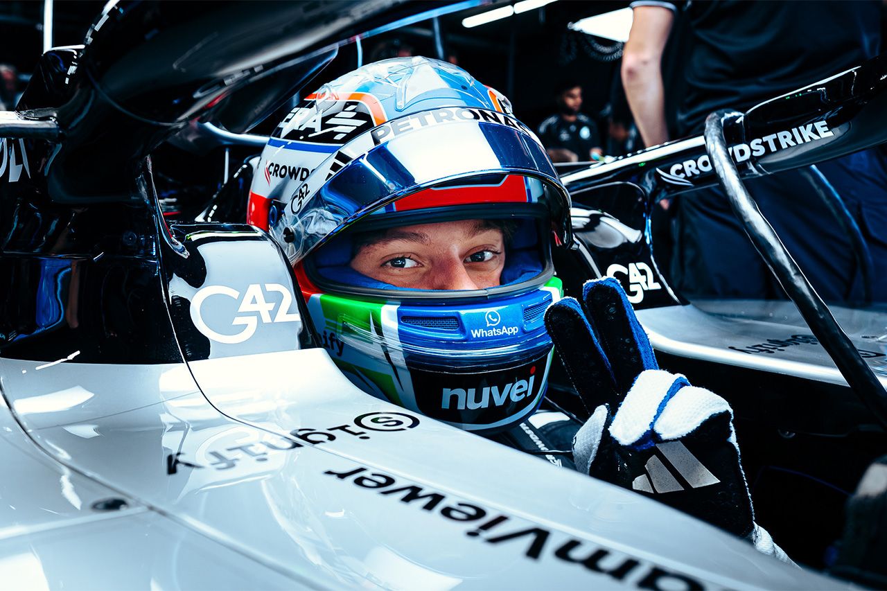 メルセデスAMG・ペトロナス・モータースポーツ F1 アンドレア・キミ・アントネッリ
