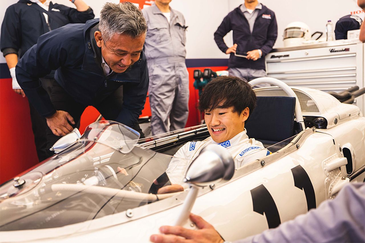 角田裕毅 ホンダRA272でメキシコGPデモ走行 ホンダF1初優勝60周年記念