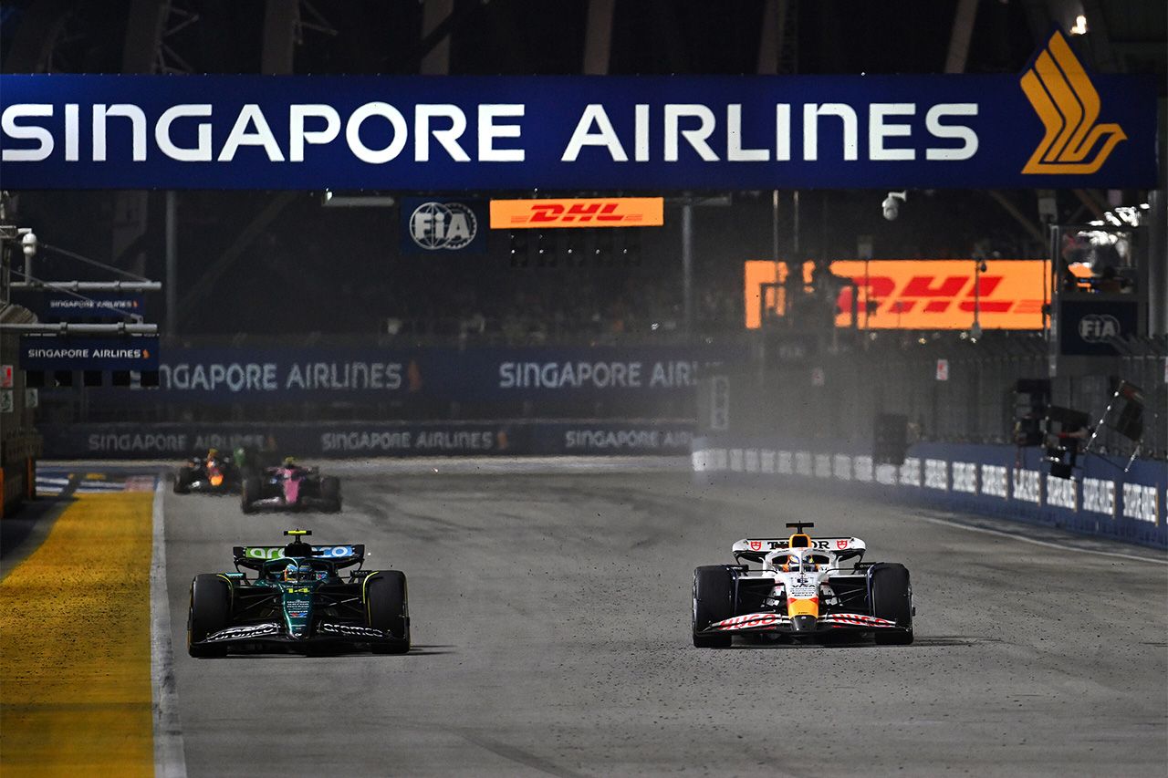 フェルナンド・アロンソとアイザック・ハジャーノバトル F1シンガポールGP