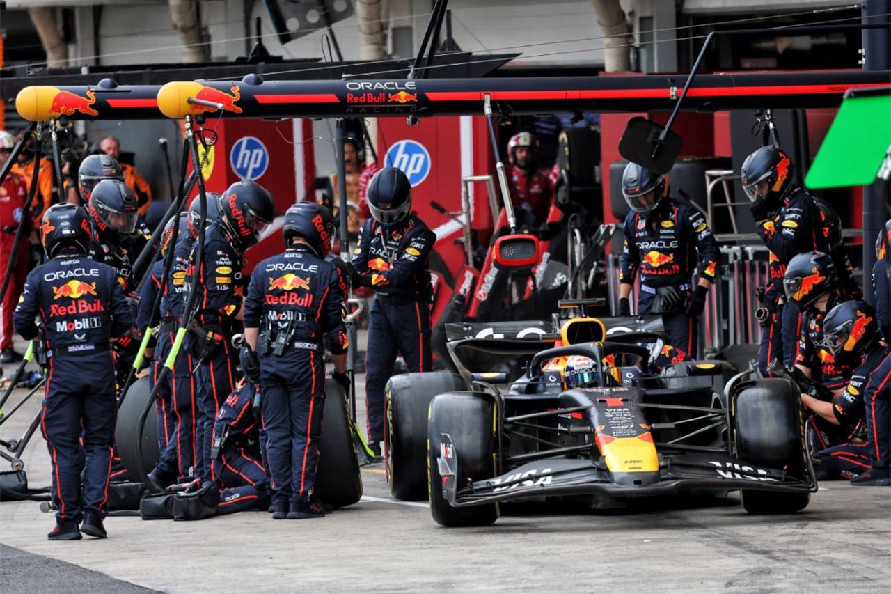 レッドブルF1が“勝利を捨てた理由” メキース「確実な表彰台を取る決断」