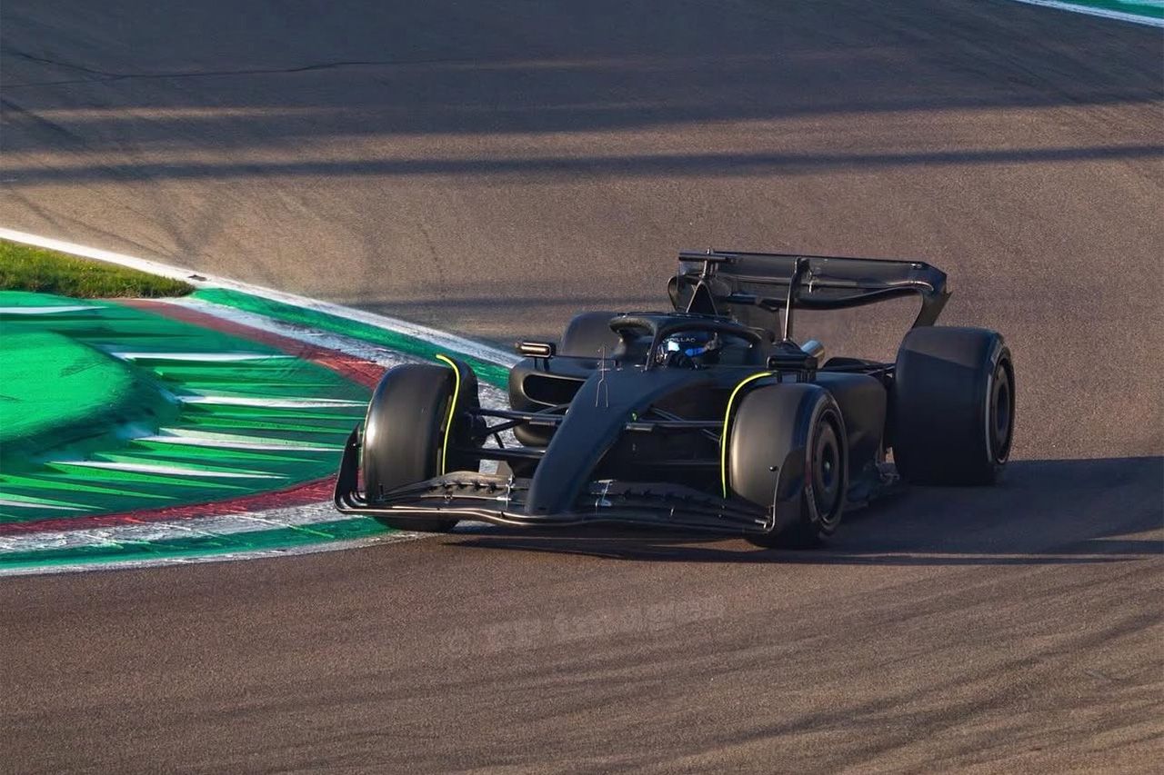 セルジオ・ペレス キャデラックF1とフェラーリSF-23でのテスト開始