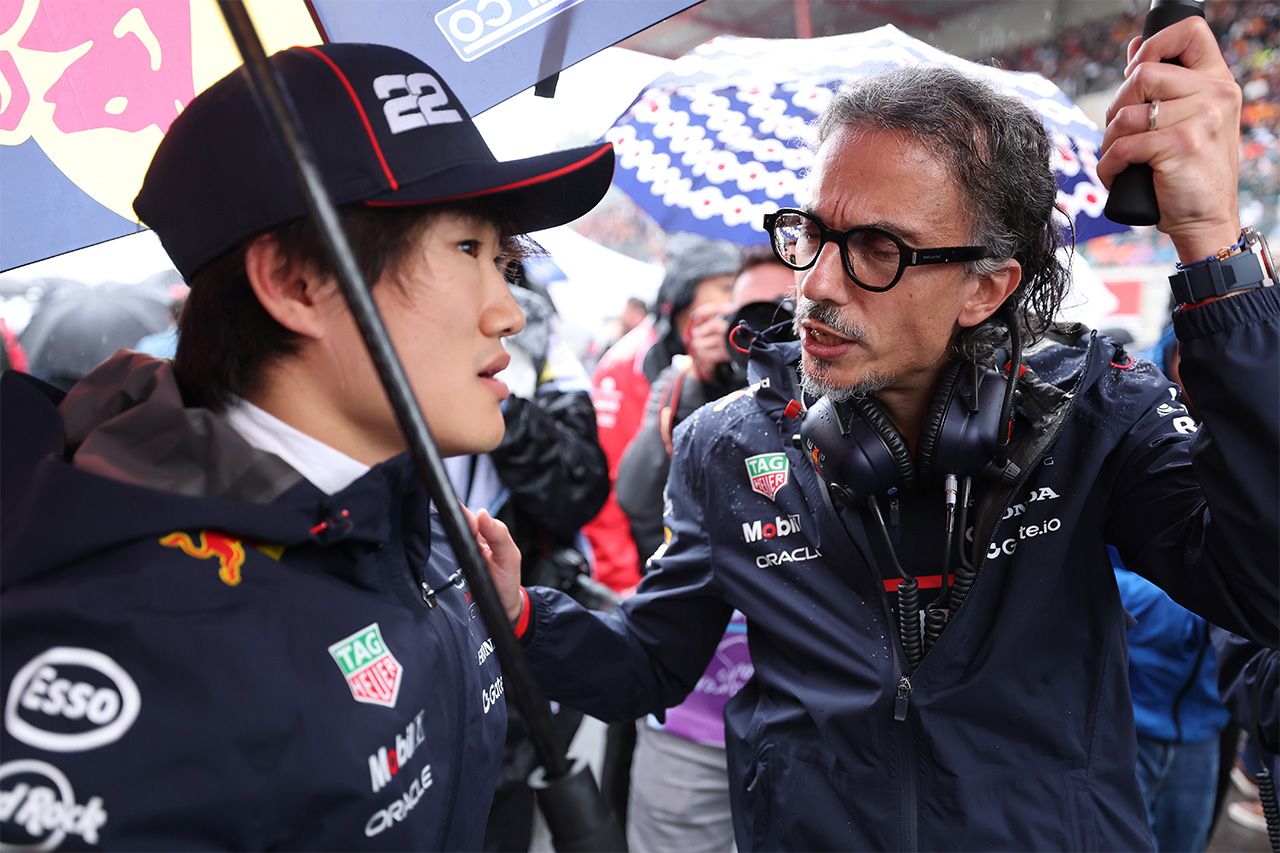 角田裕毅 レッドブルF1残留か放出か：メキース代表は「悩んでいる」と英記者