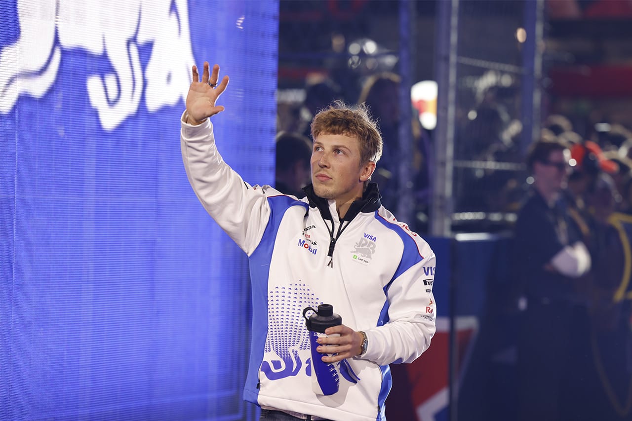 角田裕毅 レーシングブルズ F1