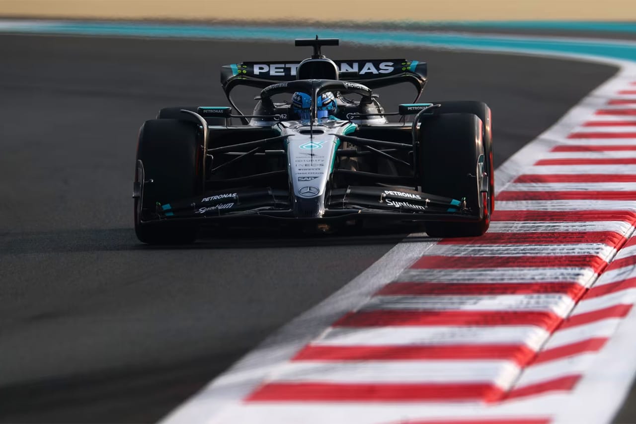 F1アブダビGP FP3:ラッセル僅差首位、角田は接触被害で20番手