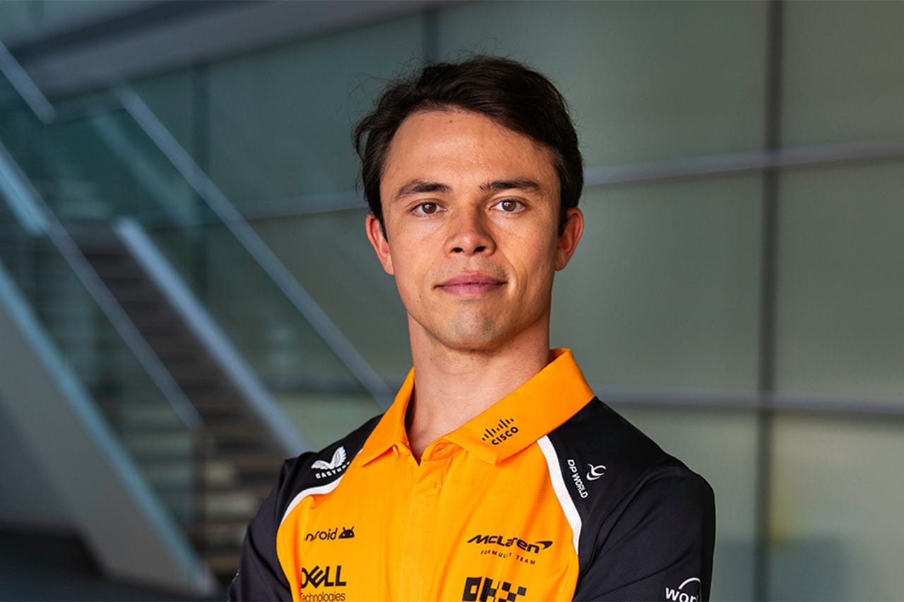 ニック・デ・フリース、2026年もマクラーレンF1のシミュレータードライバー続投