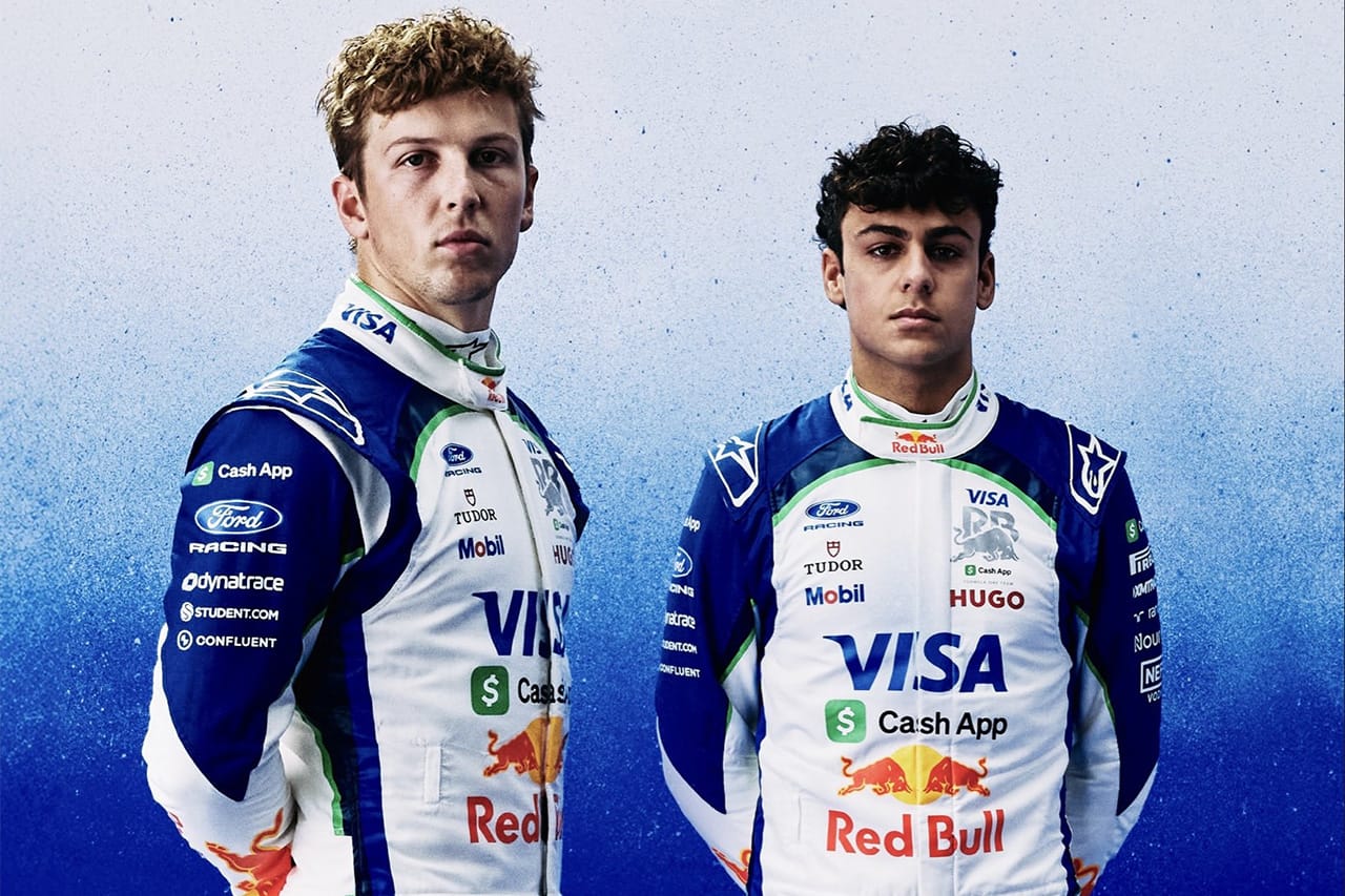 レーシングブルズ、2026年F1シーズン版レーシングスーツを公開