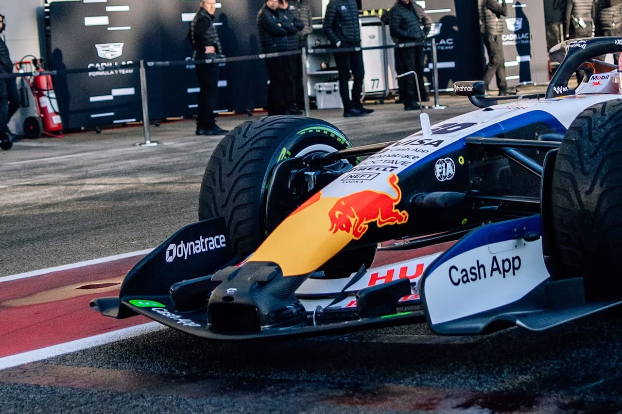 レーシングブルズF1、VCARB03のノーズに“ダブルフラップ”という新発想