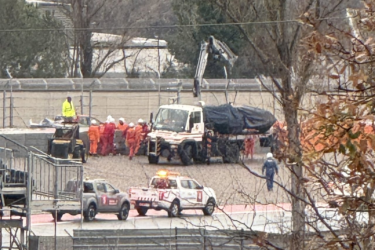 レッドブルF1、ハジャーのクラッシュでRB22修復を急ぐ「残る走行は1日だけ」