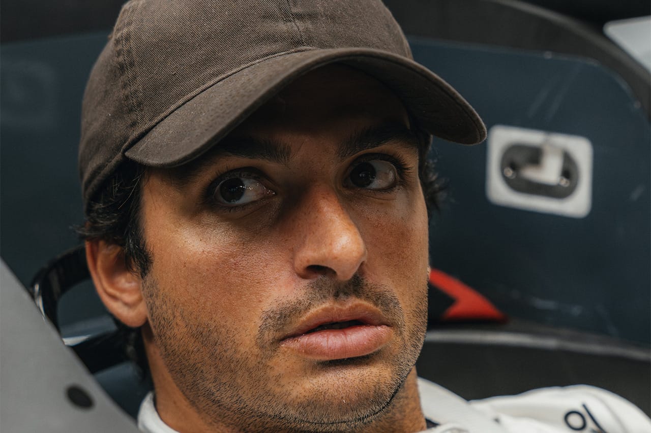 カルロス・サインツJr. ウィリアムズF1の新車『FW48』でシート合わせ