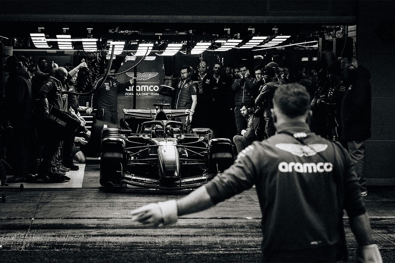 ホンダ新パワーユニット始動 アストンマーティンF1、AMR26初走行の舞台裏