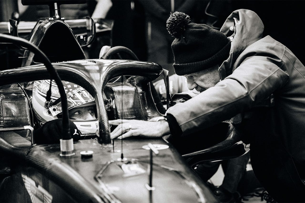 アストンマーティンの2026年F1マシンは「4か月遅れて始まった」とニューウェイ