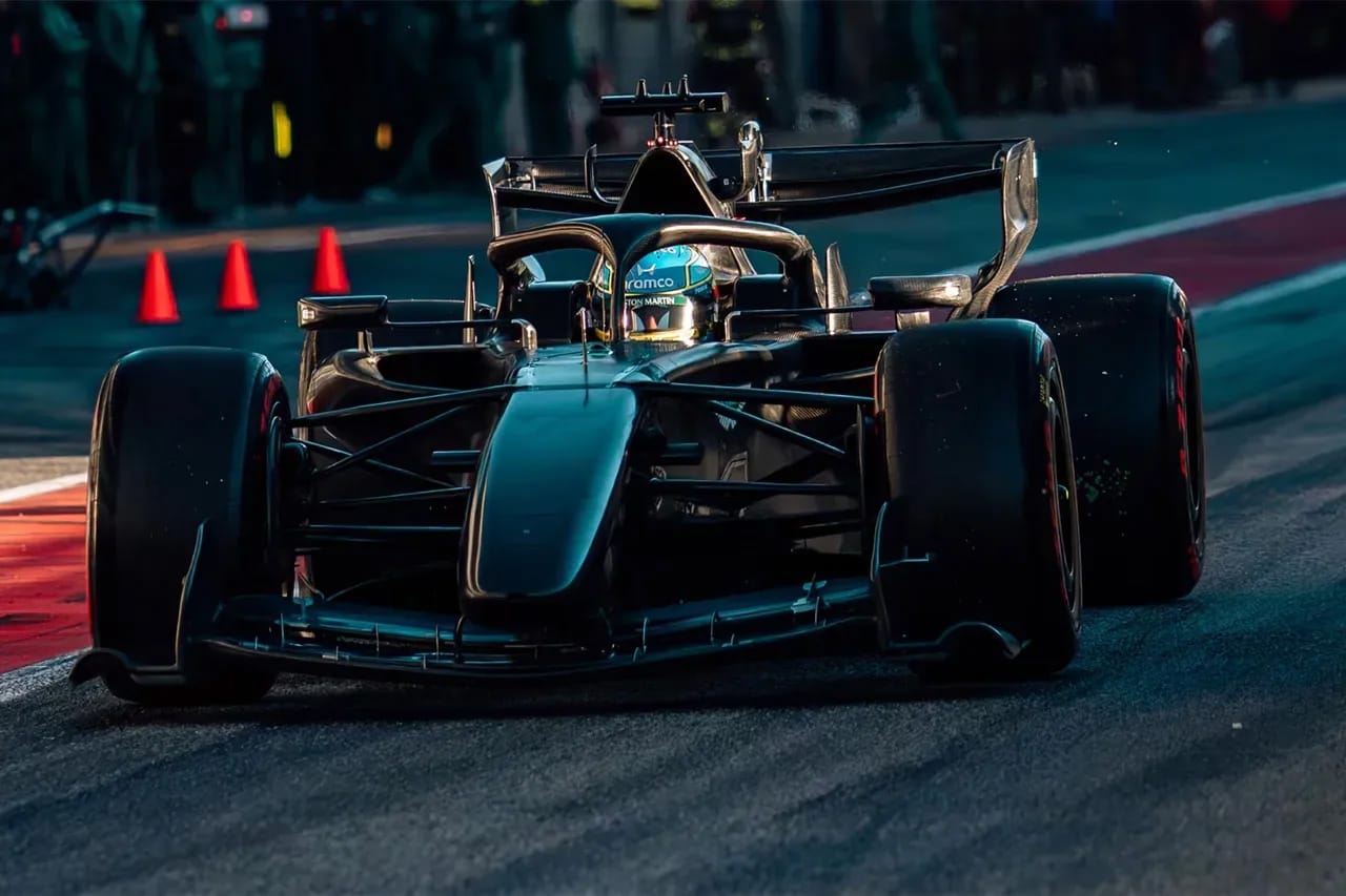 アストンマーティンF1の異端設計 マルチリンク足回りと3D曲面ラジエーター