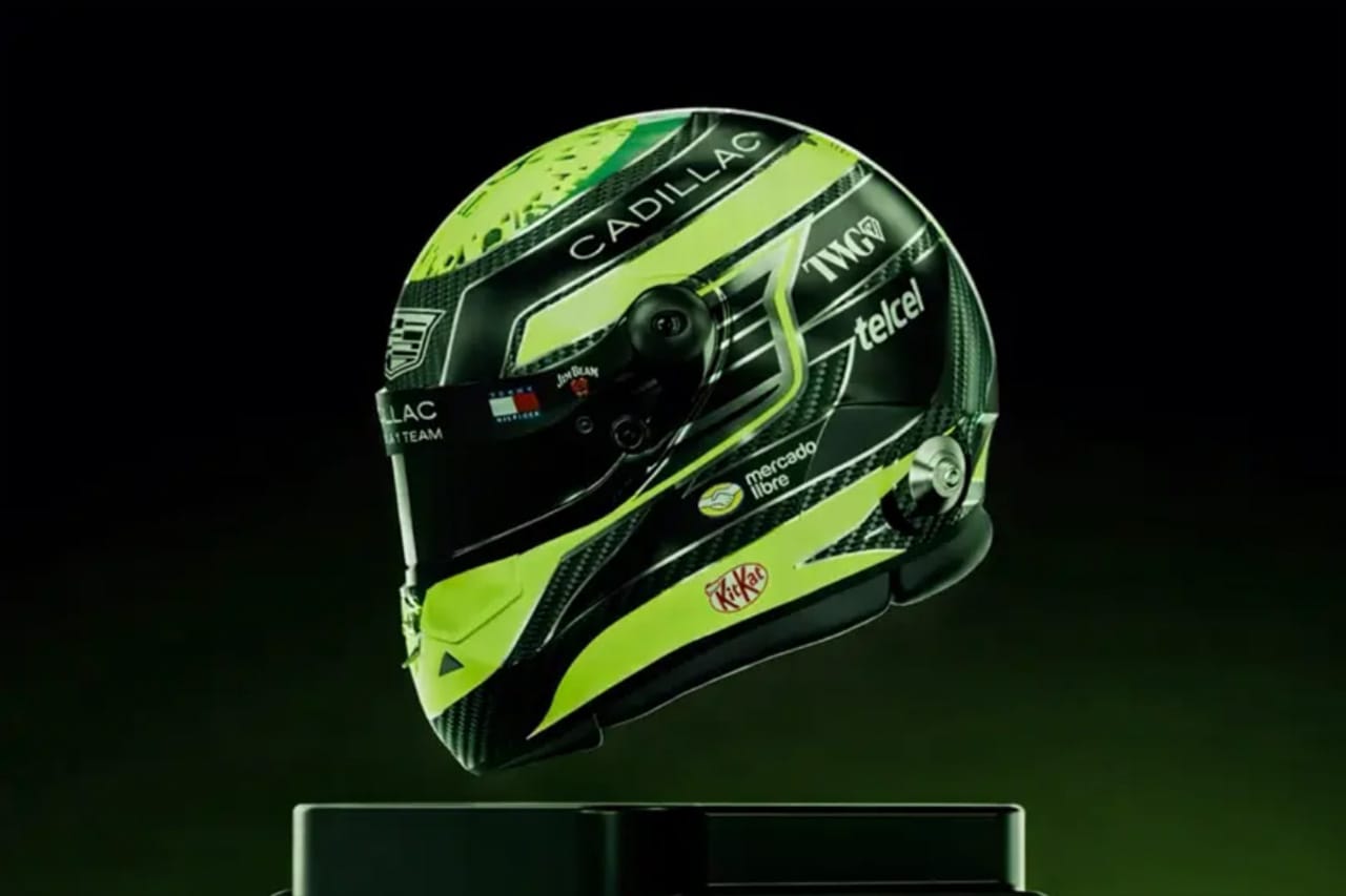 セルジオ・ペレス、2026年F1用ヘルメット披露 キャデラックと呼応する配色