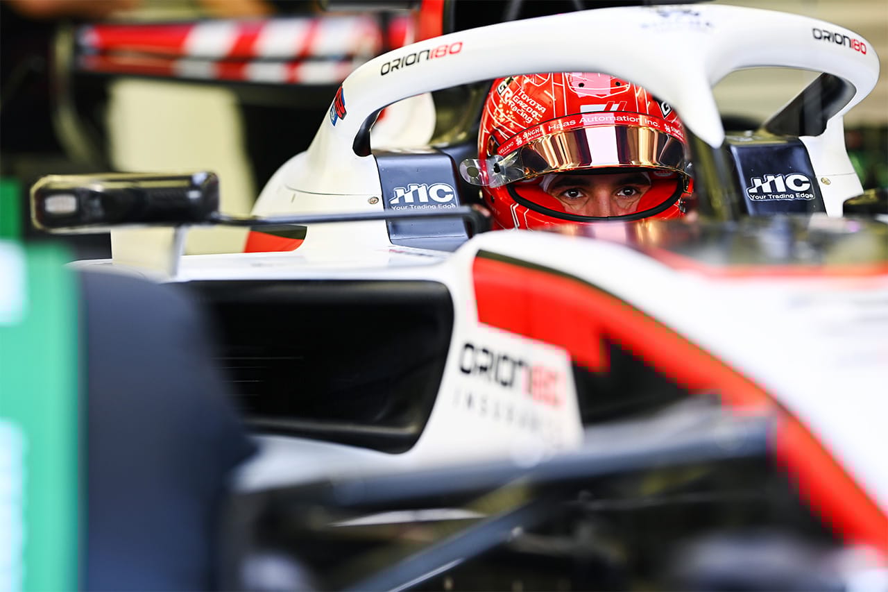 エステバン・オコン ハースF1バーレーン初日「VF-26は“工場”のようなマシン」