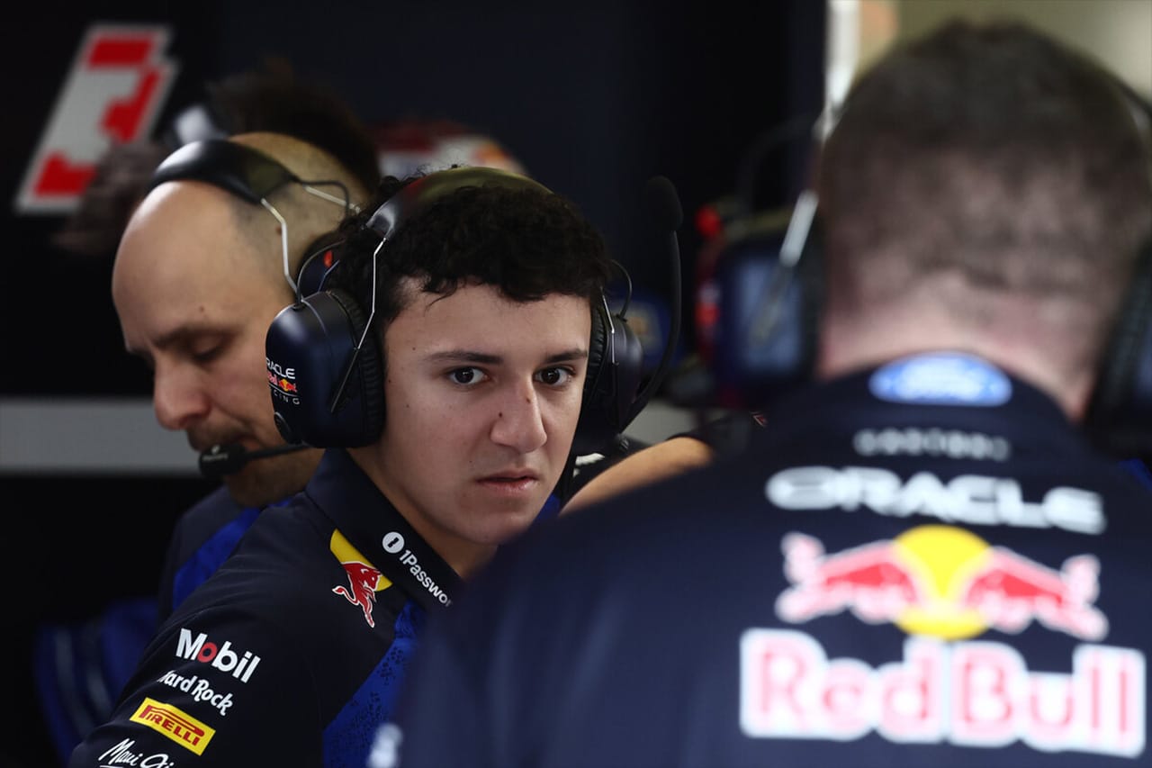 レッドブルF1 バーレーンテスト2日目午前のトラブルは油圧漏れ