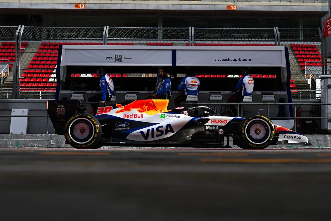 ビザ・キャッシュアップ・RB・フォーミュラワン・チーム フォーミュラ1カー