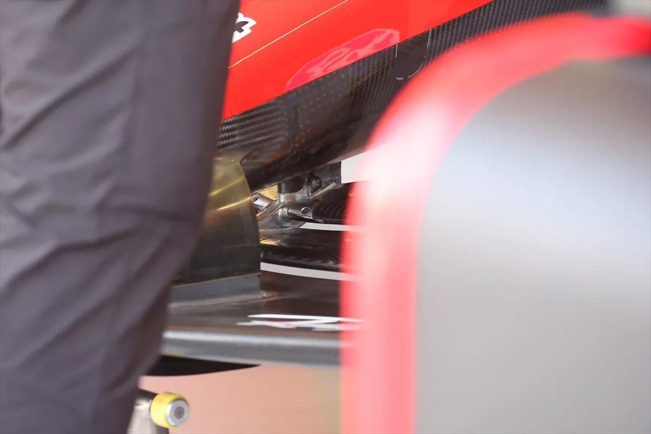 フェラーリF1 SF-26 可動式フロントウイングの油圧制御をシャシー内に配置