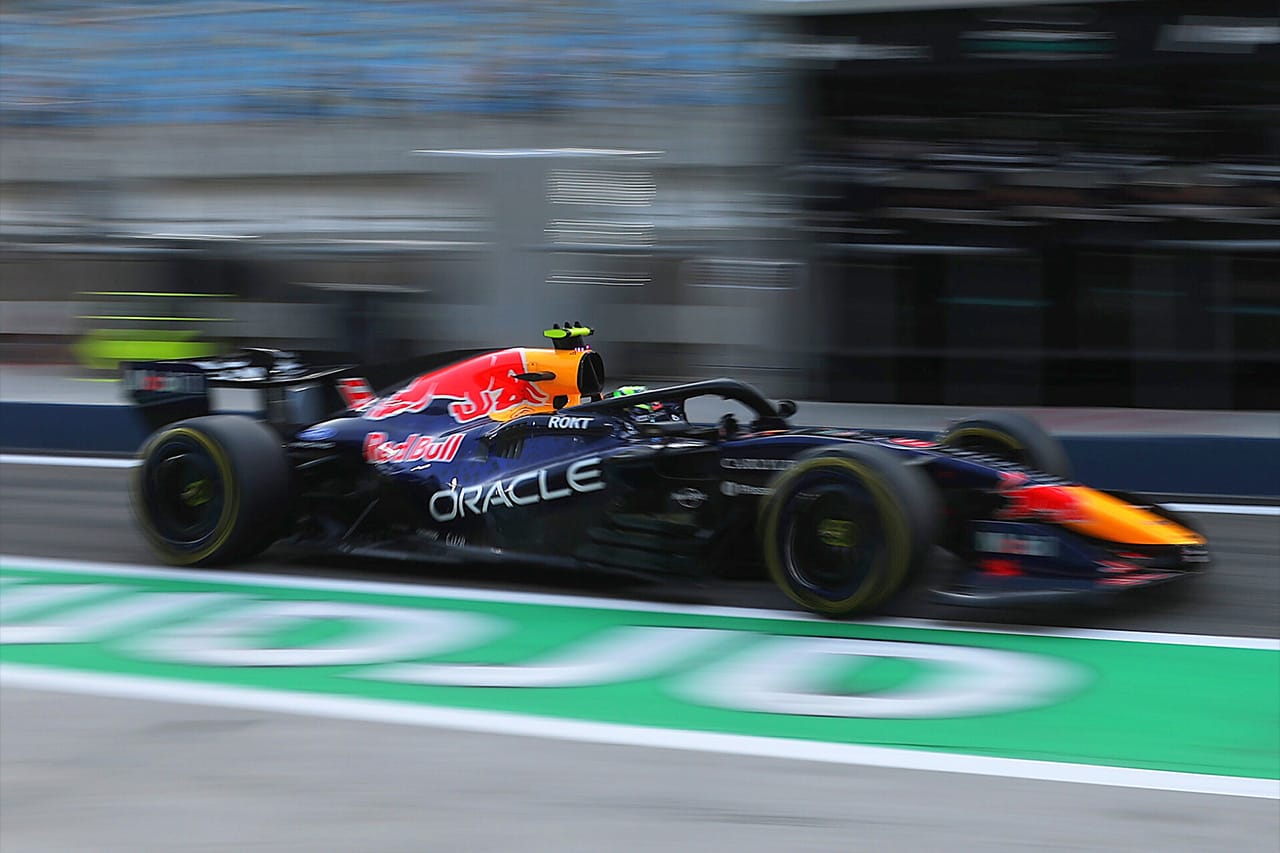 アイザック・ハジャー レッドブルF1 RB22に手応え「限界まで攻めやすい」