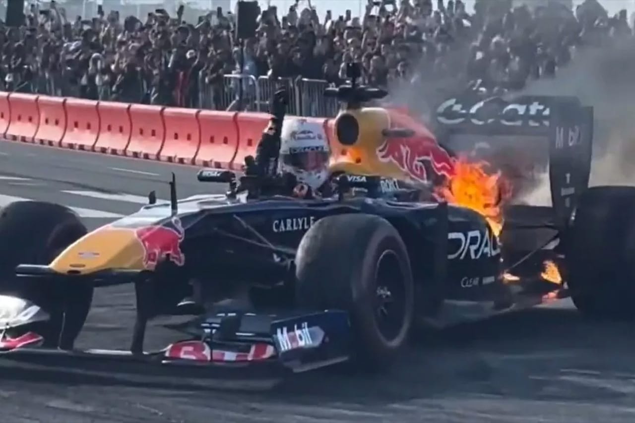 角田裕毅 サンフランシスコのレッドブルF1ショーランでRB7炎上トラブル