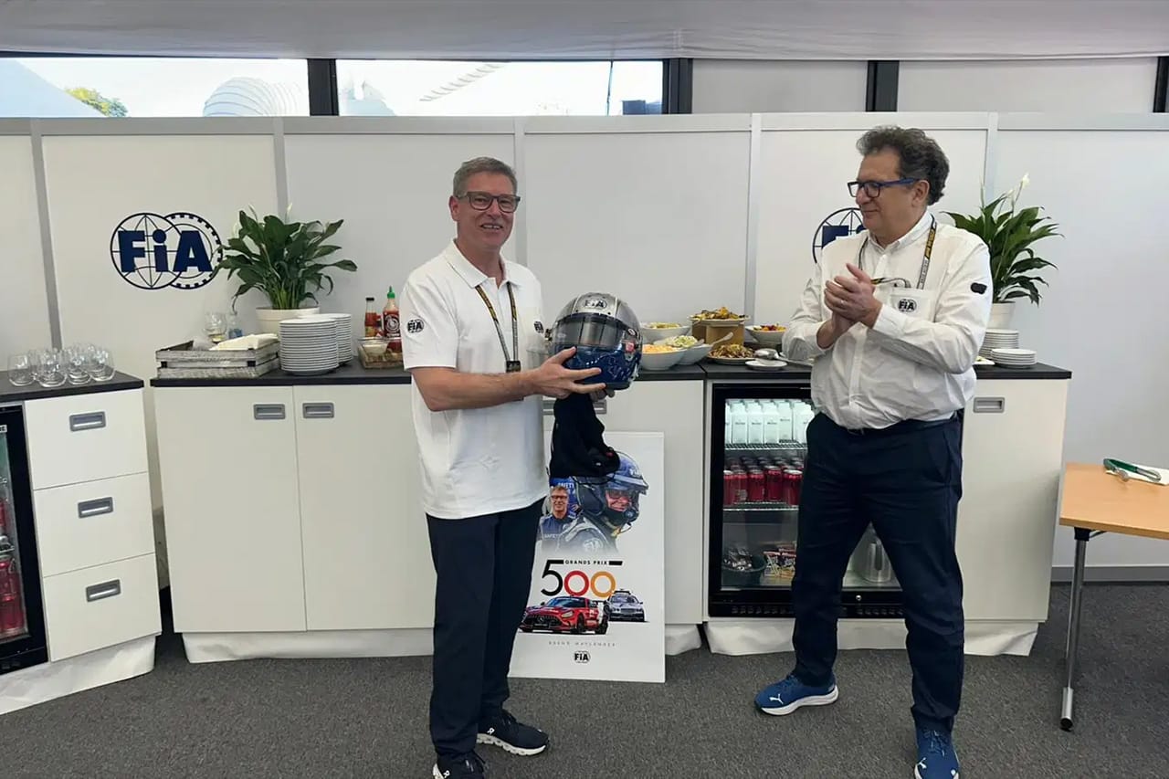 F1セーフティカーの象徴 ベルント・マイレンダーが通算500戦の節目