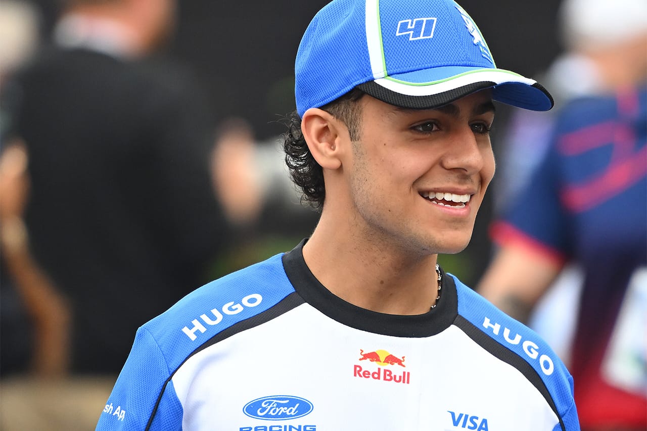 アービッド・リンドブラッド F1ライバルに警告「僕は容赦ない」