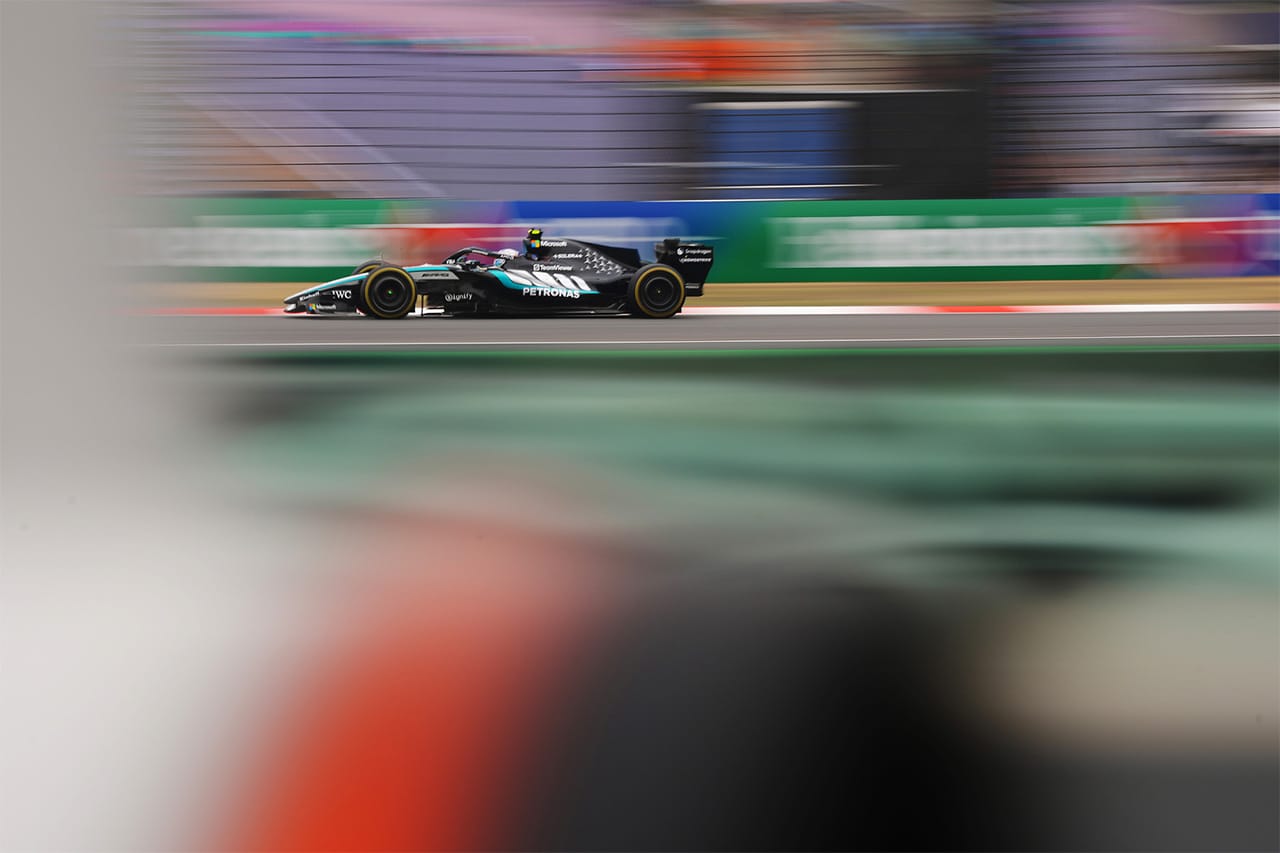 メルセデスF1代表「政治的な刃が向けられる」 支配的スタートに警戒