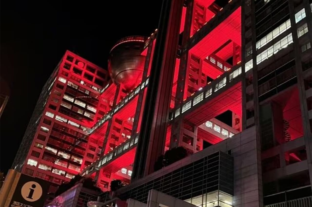 フジテレビ F1日本GPでお台場が変貌 特別ライトアップ＆巨大階段装飾