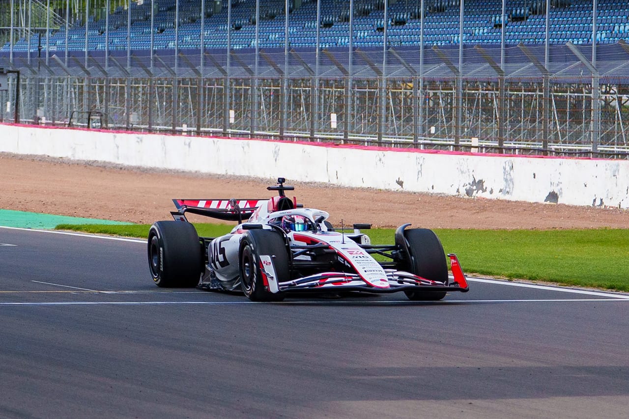 ハースF1チーム 平川亮と坪井翔がTPC走行 シルバーストンで実施