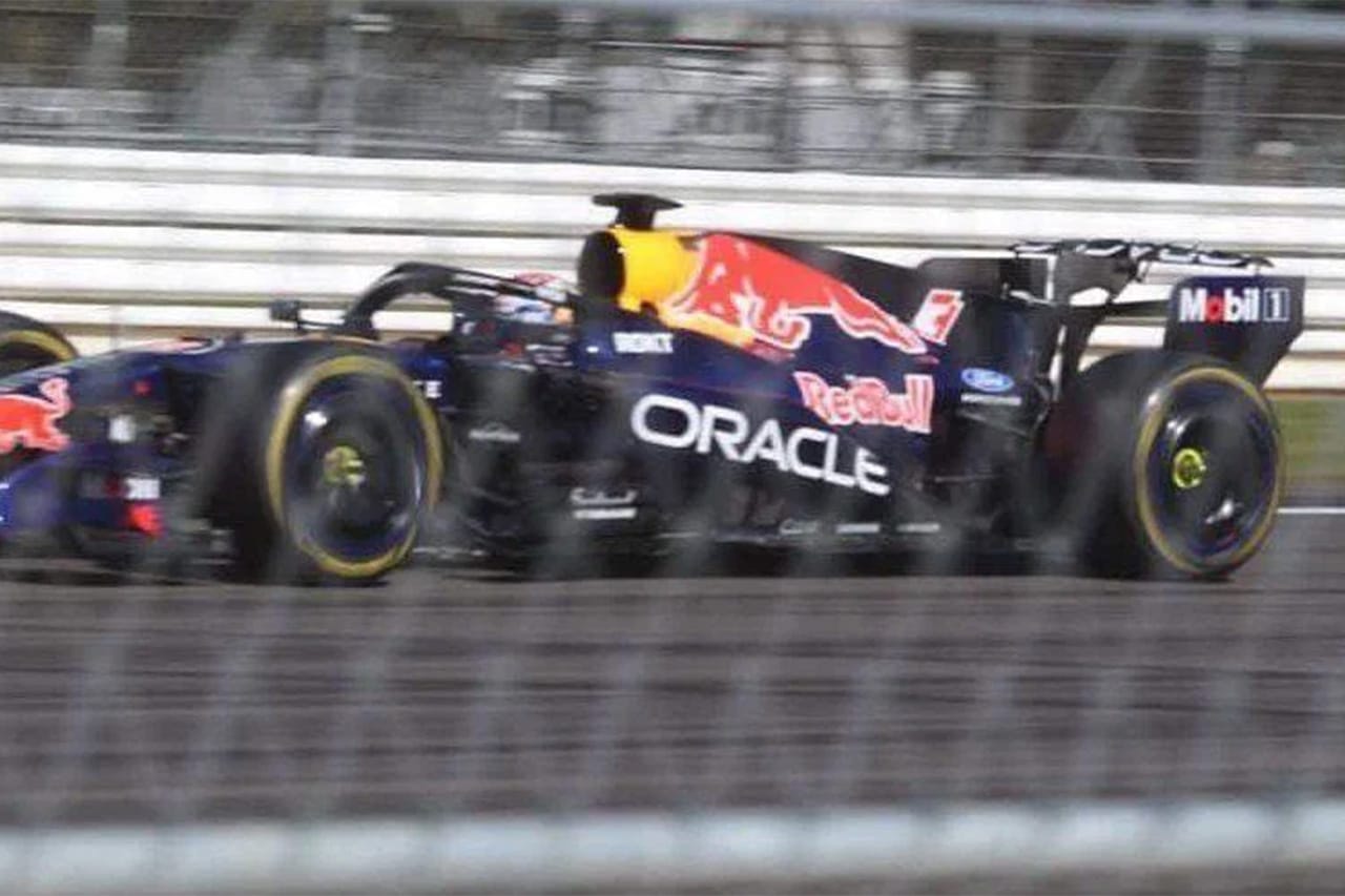 レッドブルF1 フェラーリ“マカレナ”型リアウイングをシルバーストンでテスト