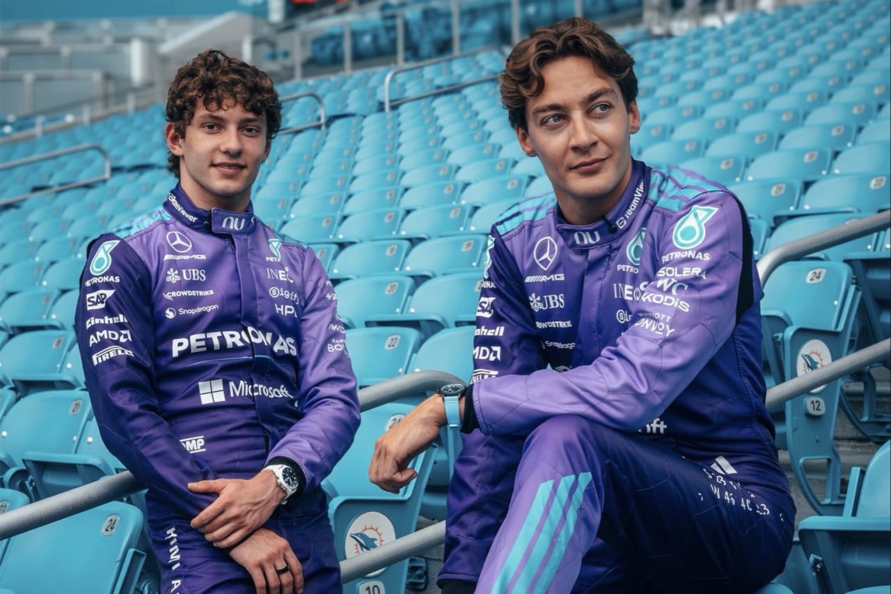 メルセデスF1 マイアミGPで史上初の3種類パープルスーツを着用