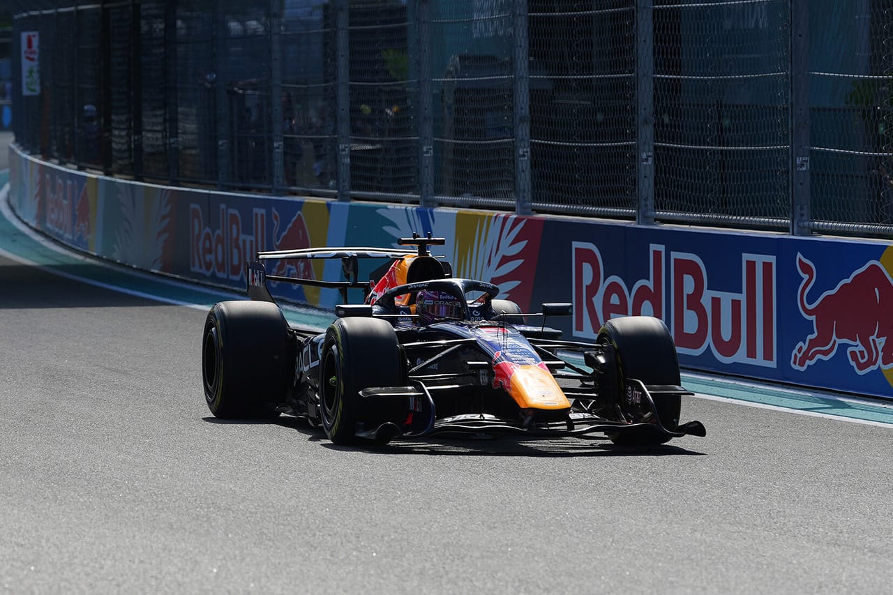 レッドブルF1 “マカレナ”リアウイングは昨夏から開発 フェラーリのコピー説を否定