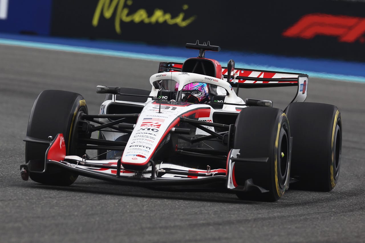 ハースF1チームがフェラーリ“マカレナ”リアウイング採用を見送った理由