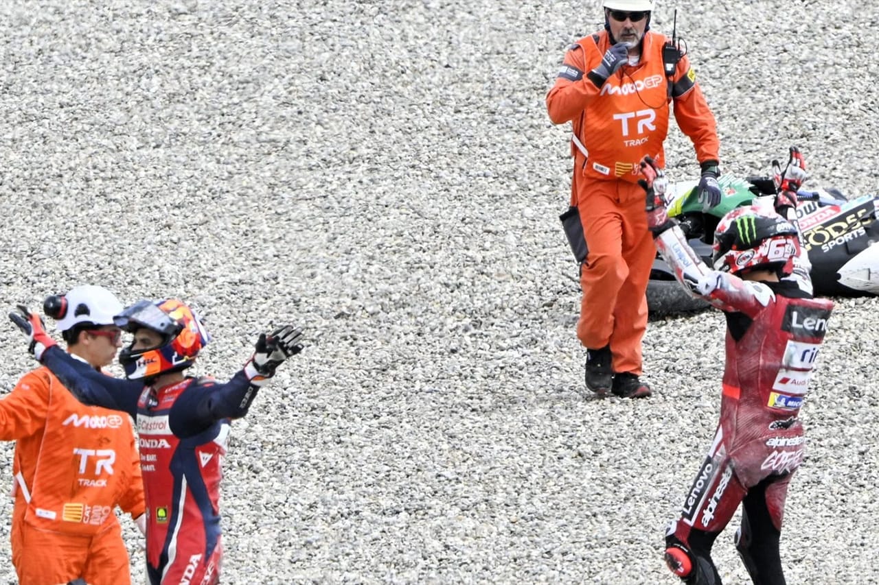 MotoGPカタルニアで2度赤旗 アコスタとA・マルケス大事故後にザルコも転倒