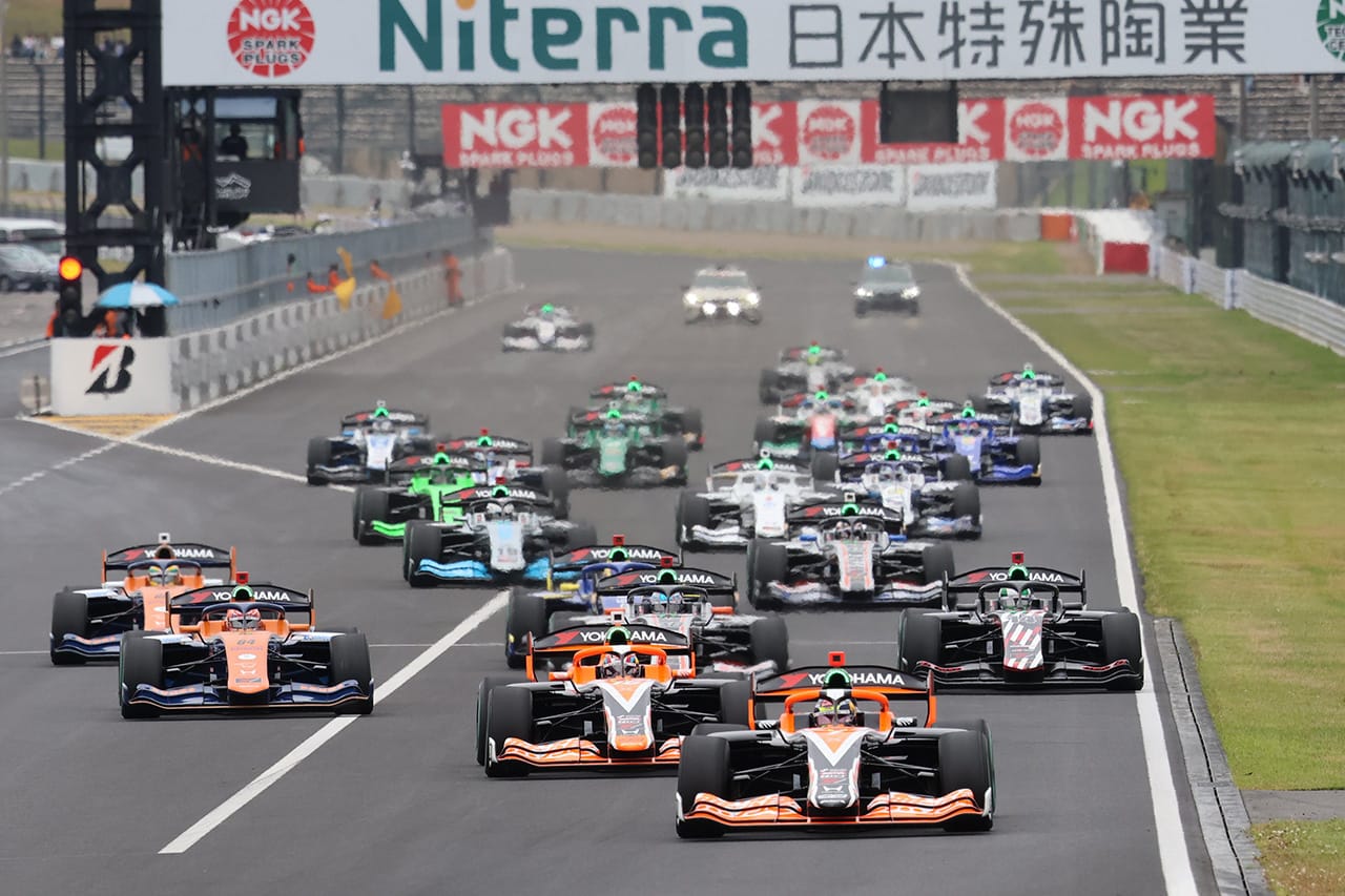 スーパーフォーミュラ鈴鹿：フェネストラズが逆転勝利 松下信治が2位表彰台
