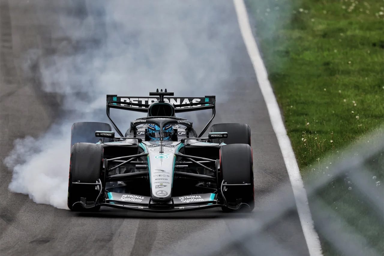 メルセデスF1 ラッセルのリタイア原因はバッテリー故障「完全にダーク状態」