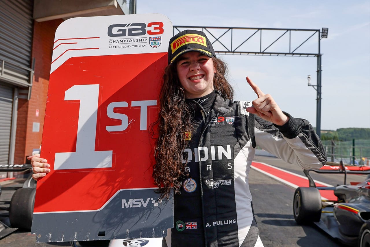 F1アカデミー王者アビー・プリングがGB3優勝 女性ドライバー初の歴史的快挙